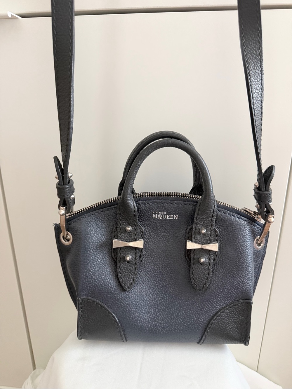 Alexander McQueen Black Pebbled Leather Satchel - Picture 2 of 7